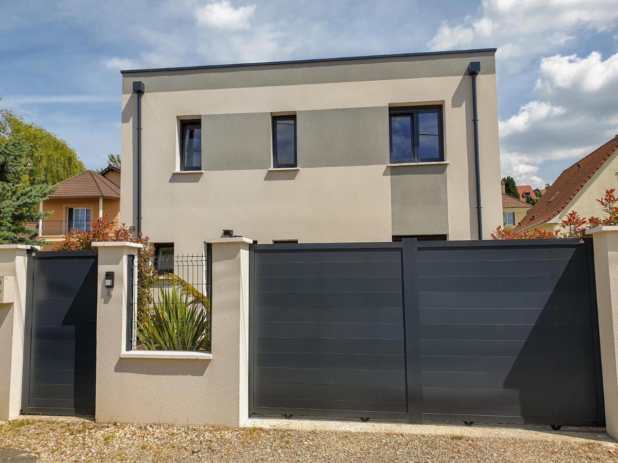 EXIGEHOME - Home stay avec jacuzzi et jardin paysagé Orgeval  Exterior foto