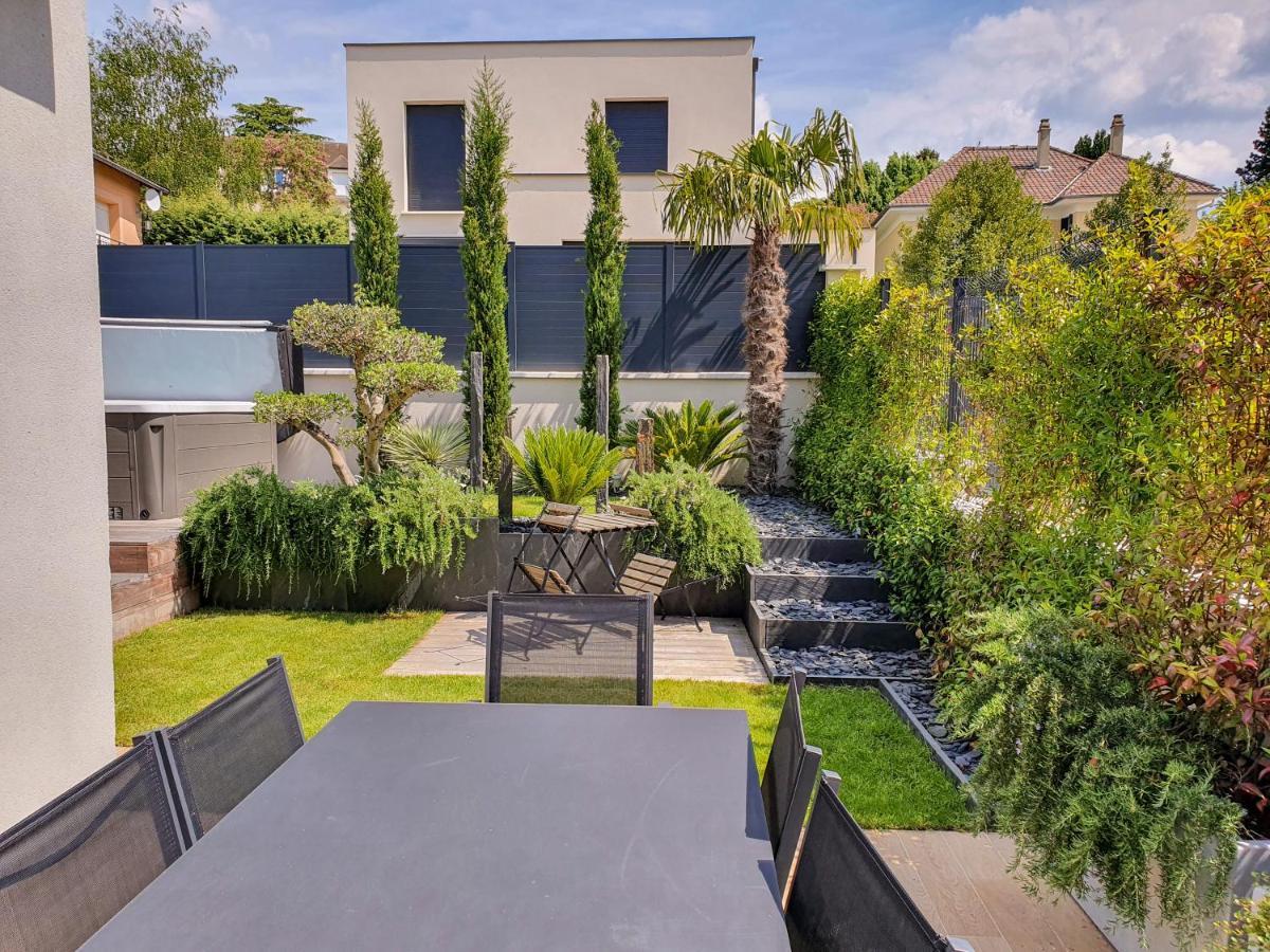 EXIGEHOME - Home stay avec jacuzzi et jardin paysagé Orgeval  Exterior foto