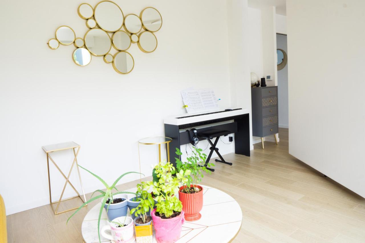 EXIGEHOME - Home stay avec jacuzzi et jardin paysagé Orgeval  Exterior foto