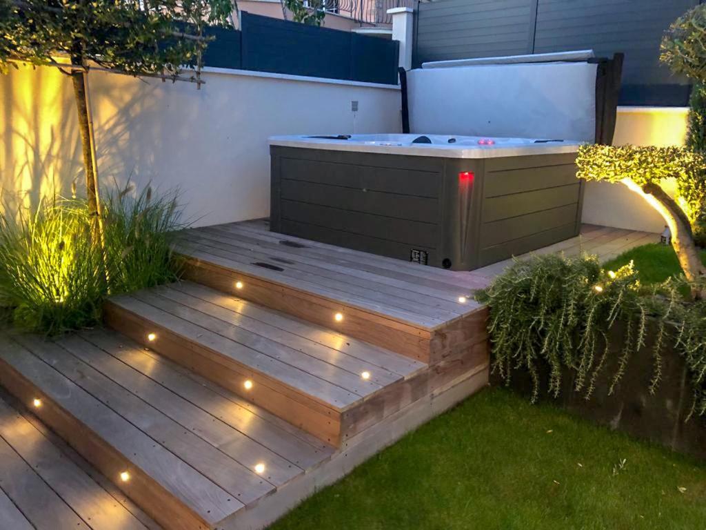 EXIGEHOME - Home stay avec jacuzzi et jardin paysagé Orgeval  Exterior foto